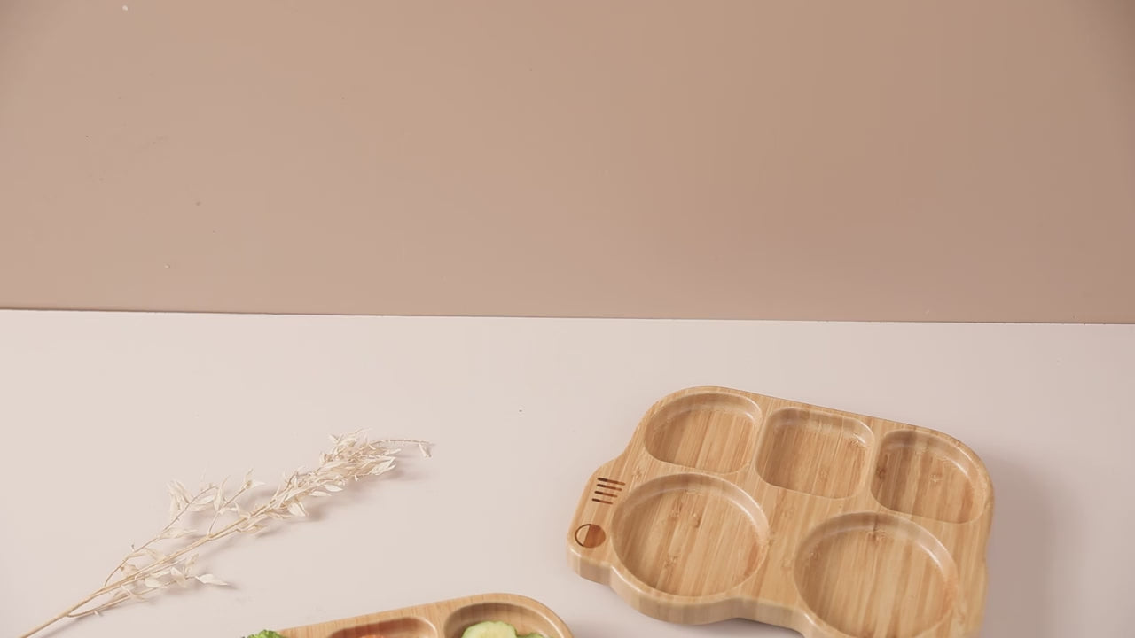 Load video: Bamboo feeding plates video clip